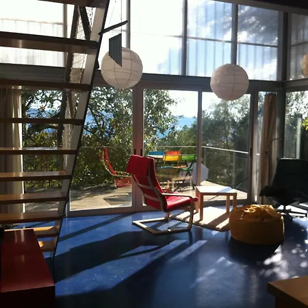 Casa-loft Suspendida Entre Arboles Hébergement de vacances Sanxenxo