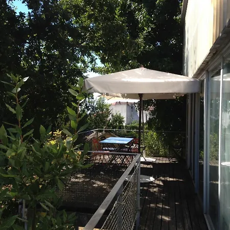 Casa-loft Suspendida Entre Arboles Hébergement de vacances Sanxenxo